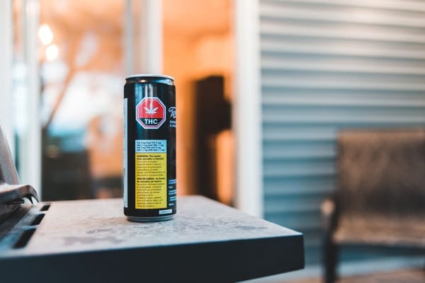 US Alcohol Industry Backs Hemp THC Drinks Bill as Regulation Battle Intensifies